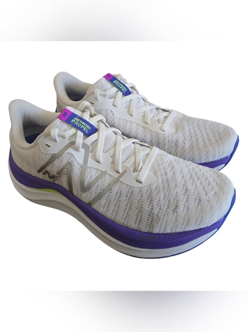 New Balance FuelCell Propel v4 Running Shoes Womens Size 8 White Purple WFCPRCW